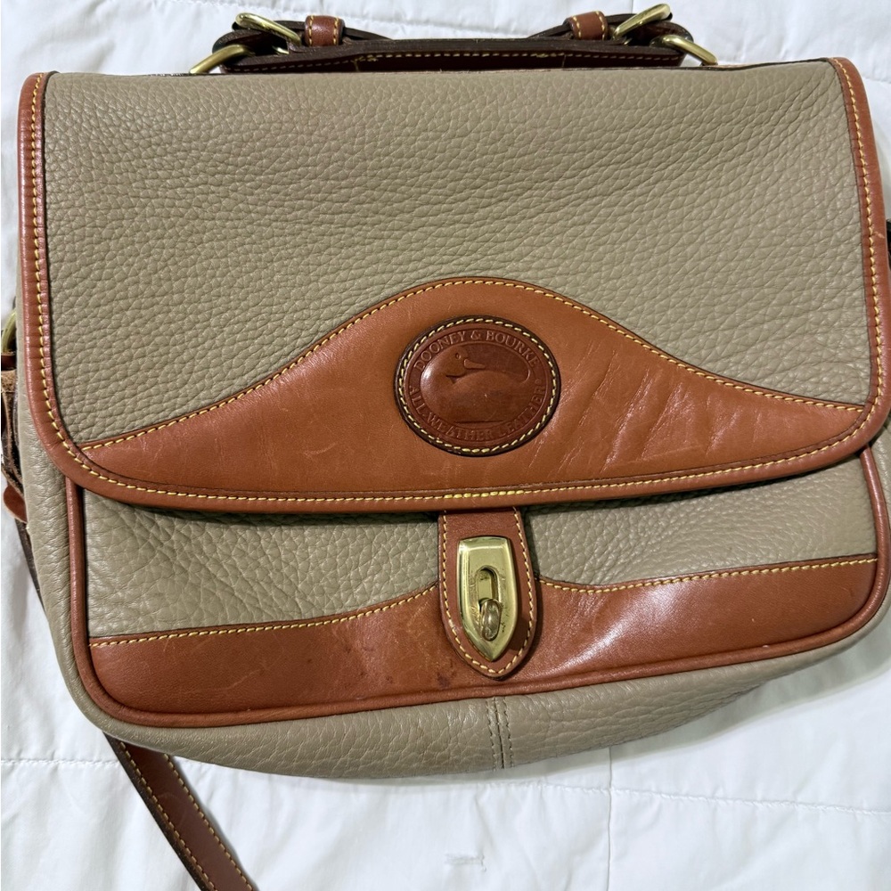 Classic Two-Tone Leather Shoulder Bag - Picture 2 of 6